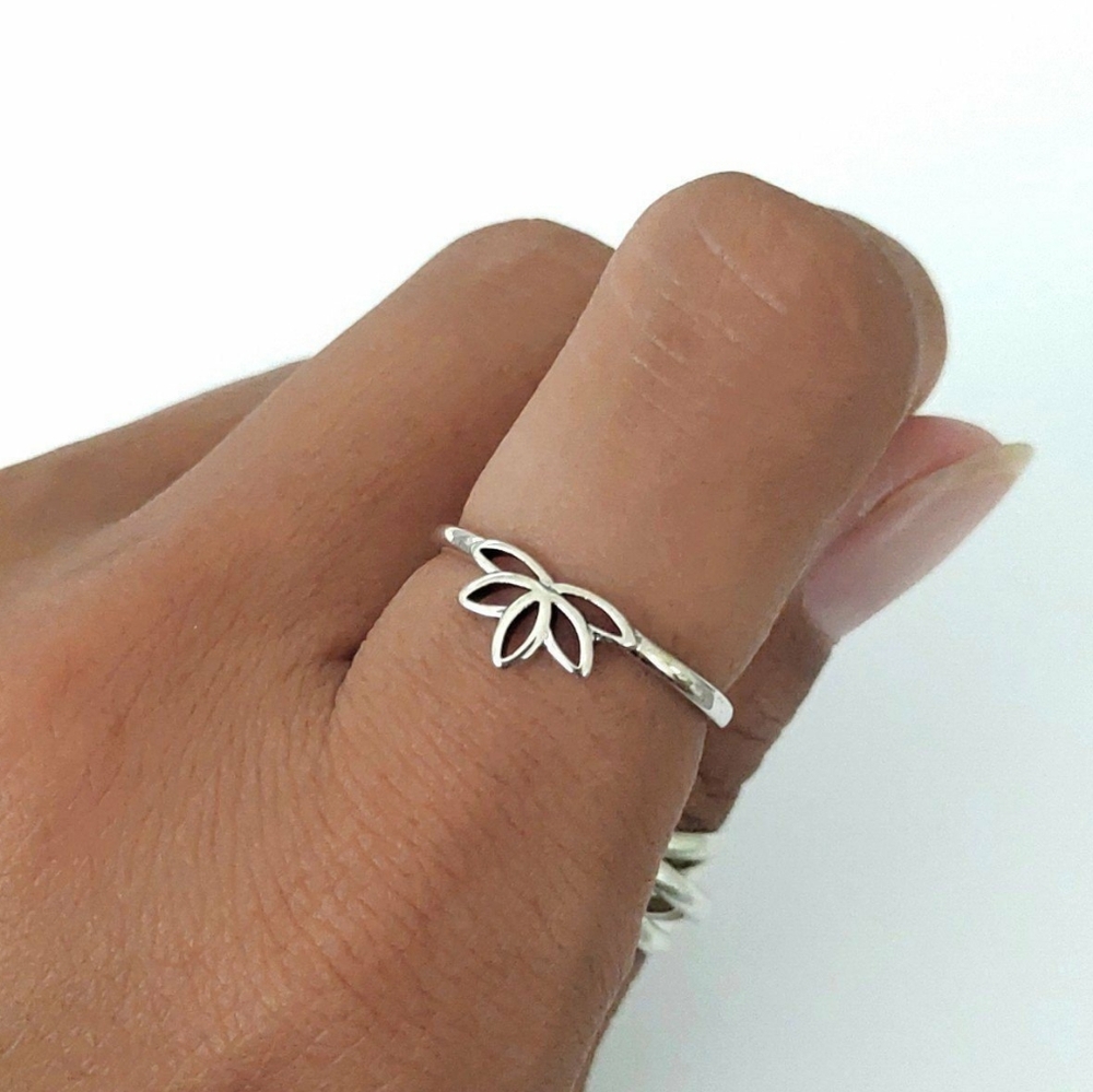 Sterling silver ring lotus flower boho indie little dainty 925